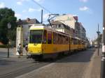 Berlin: Straenbahnlinie 60 nach S-Bahnhof Adlershof an der Haltestelle Rathaus Kpenick.(10.7.2010)