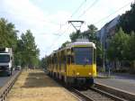 Berlin: Straenbahnlinie 50 nach Frnzsisch Buchholz Guyostrae am S+U Bahnhof Pankow.(13.7.2010)