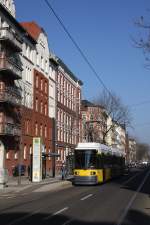 Berlin - BVG/Linie 12 - 2038 am 26.02.2011 an der Hst.