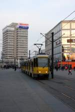 Berlin - BVG/Linie M4 - 6131 + 6106 befahren den Alexanderplatz nach Hackescher Markt am 25.022011