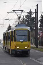 BERLIN, 26.11.2011, Wagen 6093 als Tramlinie 62 nach Wendenschloß bei der Einfahrt in die Haltestelle S-Bahnhof Mahlsdorf