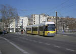 Berlin BVG SL M10 (GT6-99ZR 2036) Friedrichshain, Warschauer Straße / Helsingforser Straße / S-Bf Warschauer Straße im März 2005.