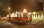 Berlin   217 068 mit 267 015 und 219 187 pausieren in der Schleife am Hackeschen Markt, 31.10.1992.