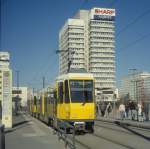 Berlin BVG SL M5 (KT4D 6066) Alexanderplatz / U Alexanderplatz im Mrz 2005.