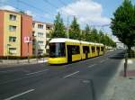 Straßenbahnlinie M10 nach S-Bahnhof Berlin Nordbahnhof an der Haltestelle Berlin-Mitte Gedänkstätte Berliner Mauer.(8.8.2014)  