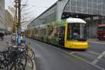 Bombardier Flexity Berlin (Nummer 8001) auf der Linie M6 am Alexanderplatz.