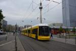 Bombardier Flexity Berlin (Nummer 9007) auf der Linie M4 zwischen Alexanderplatz und Otto-Braun-Straße.