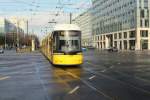 Berlin BVG SL M4 (Bombardier-GT8-11ERL 8019) Otto-Braun-Strasse / Mollstrasse am 1.