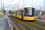 Berlin BVG SL M5 (Bombardier-GT8-11ZRL 9011) Invalidenstrasse / Hauptbahnhof am 1.