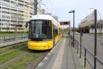 Berlin BVG SL M8 (Bombardier GT8-11ZRL 9012) Friedrichshain, Mollstrasse (Haltestelle Büschingstrasse) am 12.