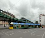 Berliner Impressionen: U-Bahn oben - Strassenbahn unten.