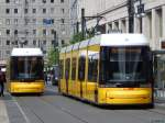 Flexity Nr. 4020 und 4013 der BVG in Berlin am 08.05.2015