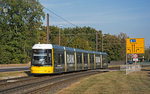 Berlin BVG F8E 8019 als Linie M6 in der Landsberger Allee, 26.09.2016.