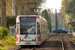 Die Linie 9 mit Wagennummer 4073 auf dem Weg nach Königsforst.