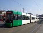 Eine Bahn des Typs GT8N als Linie 10 Gröpelingen am Hauptbahnhof, 29.03.14