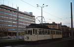 900 mm-Netz Karl-Marx-Stadt (Chemnitz): Im August 1977 ist der Tw 335 auf der Linie 8 in der Innenstadt zur Weststraße unterwegs