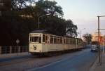 Tw 340 der Karl-Marx-Städter Straßenbahn ist im August 1977 auf dem Weg nach Siegmar