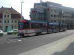 Cottbus: Straenbahnlinie 2 nach Strbitz an der Haltestelle Stadtpromenade.