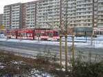 Cottbusser Straenbahn vor Cottbusser Plattenbau ;-)  25.12.02  