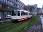 Ein DUEWAG-Stadtbahnwagen N8 der Dortmunder Stadtwerke zwischen den Haltestellen Kampstrae und Westentor als Zug der Linie 403 nach Dorstfeld am 3.