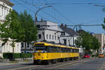 Dresden, Dresdner Verkehrsbetriebe AG ČKD Tatra T4D-MT WN 224 263 + Tatra T4D-MT + TB4D WN 244 046 als Linie E3 vor der Haltestelle Bahnhof Neustadt, 25.04.2019