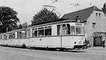 18.08.1984 Dresden, Eigentlich wartete ich ja hier auf die in Kürze die Straße kreuzende Schmalspurbahn nach  Radebeul-Ost.