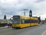 Dresden: Straenbahnlinie 9 nach Kaditz Riegelplatz nahe der Haltestelle Innere Neustadt Neustdter Markt.(25.7.2011)