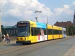 Dresden: Straenbahnlinie 3 nach Coschtz an der Haltestelle Innere Neustadt Neustdter Markt.(27.7.2011)