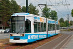 Die Linie 704 mit der Wagennummer 2126 auf dem Weg nach D-Derendorf.