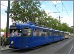 Straenbahn-Triebwagen 2671 steht mit seinem Beiwagen am 03.08.2007 an der Haltestelle beim S-Bahn-Bahnhof Dsseldorf-Bilk.