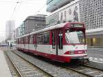 DWAG GT8S (Wagennummer 3044, Baujahr 1974) der Rheinbahn AG Dsseldorf. Die Straenbahn ist im Einsatz als Linie 704 (D-Derendorf Nord - Dsseldorf Hbf - Neuss, Stadthalle/Museum). Aufgenommen am 17.03.2009. Ort: Dsseldorf, Berliner Allee.