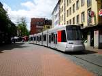  Dsseldorf: Straenbahnlinie 715 nach Dsseldorf-Eller Vennhauser Allee an der Haltestelle Dsseldorf-Altstadt U-Bahnhof Heinrich-Heine-Allee.(12.5.2013) 