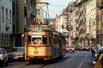 Mitte der 1980er Jahre fährt T4 2101 der Rheinbahn durch die Sternstraße in Richtung Endhaltestelle Am Steinberg