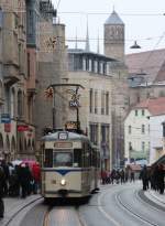 7.12.2013 Historische Straßebahn an trüben Novembertag auf sanierten Gleisen