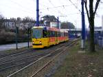 Ein DUEWAG-Stadtbahnwagen M8 der EVAG zwischen dem Tunnelbahnhof Viehofer Platz und der Haltestelle Am Freistein als Linie 107 zum Gelsenkirchener Hauptbahnhof am 16.