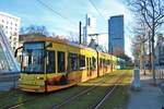 VGF Bombardier Flexity Classic S-Wagen 245+2xx als Doppeltraktion auf der Linie 20 am 19.01.19 in Frankfurt Messe