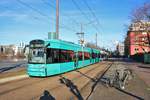 VGF Bombardier Flexity Classic S-Wagen 243+2xx als Doppeltraktion auf der Linie 20 am 19.01.19 in Frankfurt Uni Klinikum