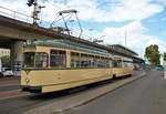 VGF Düwag L-Wagen 124 am 11.08.19 in Frankfurt Westbahnhof als Pendelverkehr zum Sommerfest des Straßenbahn Museums