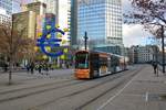 VGF Bombardier Flexity Classic S-Wagen 223 am 30.11.19 am Willy Brandt Platz in Frankfurt am Main 