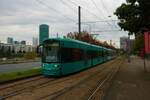 VGF Bombardier Flexity Classic S-Wagen 229+2xx als Stadionlinie 20 Doppeltraktion am 24.09.22 in Frankfurt am Main