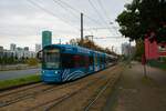 VGF Bombardier Flexity Classic S-Wagen 244+2xx als Stadionlinie 20 Doppeltraktion am 24.09.22 in Frankfurt am Main