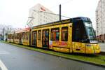 Frankfurts Neue VGF Alstom Citadis SX05 T-Wagen 305 am 21.12.22 in Frankfurt am Main Rebstockbad