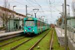 VGF Düwag Pt-Wagen am 07.01.23 mit dem Wagen 720 bei einer Sonderfahrt in Frankfurt Riedberg vom Bahnsteig aus fotografiert