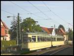 Der Museumszug der Bauart L-l, bestehend aus dem Triebwagen 124 (ex224) und dem Beiwagen 1242, wurde von der Verkehrsgesellschaft Frankfurt am Main (VGF) in der Farbgebung der fnfziger Jahre