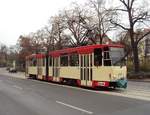 Frankfurt (Oder), Heilbronner Straße. Tatra KT4DM #212 erreicht die Haltestelle Kleist Forum. Die Aufnahme stammt vom 29.11.2014. 