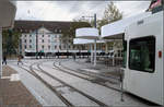 Streckendokumentation zweite Nord-Süd-Strecke in Freiburg -    Passend zur weißen Haltestelle am Europaplatz auch zwei Straßenbahnen in weißer Farbgebung.