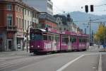 Diese Duewag - GT8N mit der Nummer  226  fährt am 18.10.2015 auf der Linie 3 durch Freiburg im Breisgau.