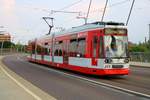 MGT6D (Wagen 625) der Halleschen Verkehrs-AG (HAVAG) als Linie 10 von Hauptbahnhof nach Göttinger Bogen überquert Halle Gbf auf der Berliner Brücke.