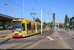 MGT6D, Wagen 641 mit Werbung für Lotto Sachsen-Anhalt, der Halleschen Verkehrs-AG (HAVAG) als Linie 5 von Rennbahnkreuz nach Bad Dürrenberg verlässt die Haltestelle Glauchaer Platz.