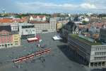 Zwei MGT-K der HAVAG halten an der zentralen Haltestelle  Markt .